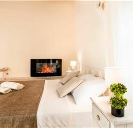 5 bedroom villa with pool & seaview, Perithia, sleeps 10